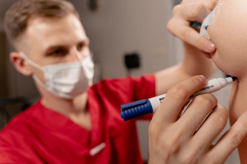 John-Park-Plastic-Surgery-Under-vs-Over-The-Muscle_-Breaking-Down-Implant-Placement-Options